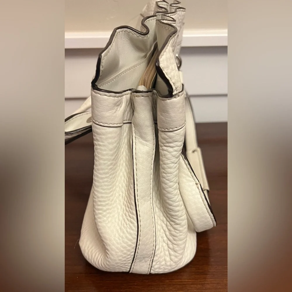 Sold - Picture 4 of 8